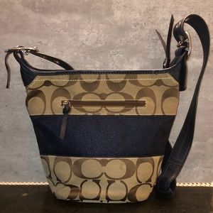 Coach Medium Signature Stripe Tan/Navy Blue Rugby Duffle Bucket Shoulder Bag 👜